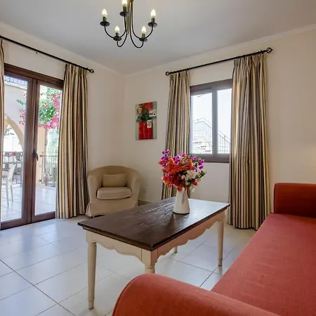 Aliathon Ionian فندق