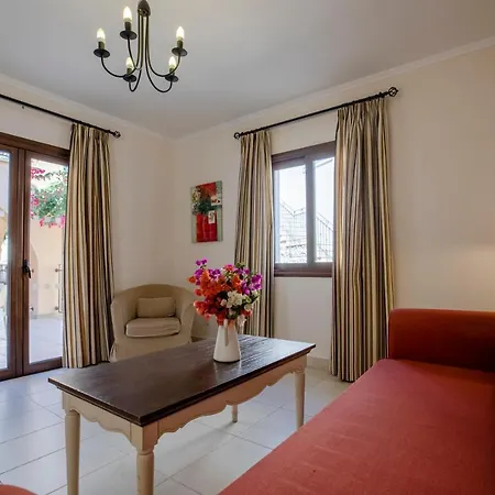 فندق Aliathon Ionian